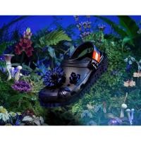 ราคา ของแท้ 100 รองเท้าแตะ Crocs รุ่น Midnight Garden Creativity Clog (45457520825)