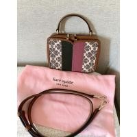 ราคา ส่งต่อ Kate Spade New York Floral Stripe Bag (42183806923)