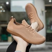 ราคา ผู้ชายรองเท้าผ้าใบถักระบายอากาศน้ําหนักเบานุ่ม พื้นรองเท้า ลูกไม้ขึ้นรองเท้าเดินสบายๆ (58117355711)
