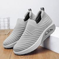 ราคา สีเทาอ่อนลายชิ้นเดียวถักเบาะลมโยกรองเท้าผู้หญิงหนาSoled Anti Slip Commuter All Match ขี้เกียจ (49613790388)