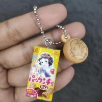 ราคา พวงกุญแจ ขนม snow white Disney แท้มือสองจากญี่ปุ่น เป็นอีกงานที่น่าเก็บ (46217192933)