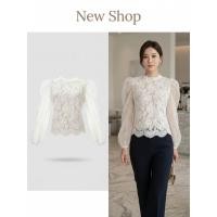 ราคา เสื้อลูกไม้ สีขาว แขนยาว คอสูง แขนโปร่งระบายพองซีทรู แต่งเม็ดกลม มีซิปหลัง (51309366686)