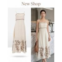 ราคา ชุดเดรสยาว สายเดี่ยว สีครีม ตัดขอบสีน้ำตาล ลายปักชายกระโปรง ซิปซ่อนด้านหลัง (49657059666)