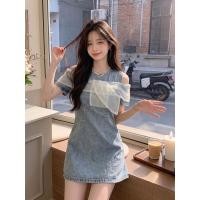 ราคา ชุดเดรสยีนส์ สีฟ้า คอกลม ดีไซน์เปิดไหล่ แต่งโบว์ด้านหน้า มีซิบด้านหลัง (57759470267)