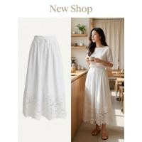 ราคา กระโปรงยาว ชายลูกไม้ สีขาว เอวสม็อคหลัง มีซับใน ความยาวกระโปรง 35 นิ้ว (56365456300)