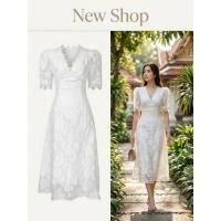 ราคา ชุดเดรสยาวผ้าลูกไม้ ขอบฉลุ คอวี แขนตุ๊กตา ปักลายดอกนูน สีขาว ความยาวชุด 48 นิ้ว (50564345776)