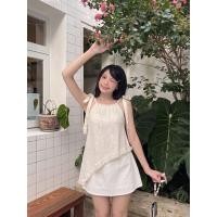 ราคา เสื้อสายเดี่ยวลูกไม้ สีขาวครีม สายผูกไหล่ ชายเสื้อเฉียงตกแต่งพู่ ซับในทั้งตัว (50357038650)