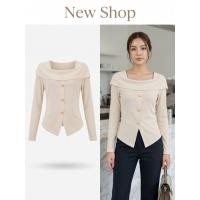ราคา เสื้อเปิดไหล่ สีครีม คอเสื้อทรงสี่เหลี่ยม แขนยาว แต่งกระดุมหน้า (41879233278)