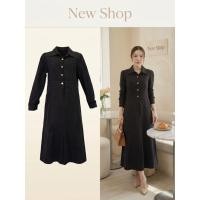 ราคา ชุดเดรสยาวเชิ้ตสีดำคอปก กระดุมหน้าโลหะทอง เอวเข้ารูป มีกระเป๋าหน้าสองข้าง ความยาวชุด 44 นิ้ว (51909546443)
