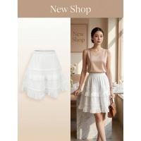 ราคา กระโปรงสั้นเอวสม็อคแต่งระบายหลายชั้น สีขาว ผ้าคอตตอนผสม (53709942493)