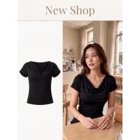 ราคา เสื้อยืด แขนสั้น คอถ่วง จับจีบข้าง ทรงเข้ารูป มี 3 สีน้ำตาล ดำ ชมพู ความยาวเสื้อ 17 นิ้ว (55015396602)