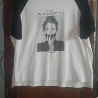 ราคา เสื้อยืดแขนสโลป ลาย The Gentlewoman Zadie Smith แขนสั้นทูโทนขาว ดำ ไซส์ XL สภาพดี (57917419140)