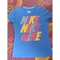 ราคา เสื้อยืด Nike แท้ DRI FIT COTTON TEE สีฟ้า ลายโลโก้สามชั้น ไซส์ M มือสอง มีตำหนิ (55816259380)