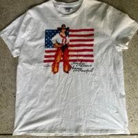 ราคา เสื้อยืดมือสอง Port and Company ลายคาวเกิร์ลธงชาติสหรัฐฯ Land of the Brave ไซส์ L ผู้หญิง (47766665005)