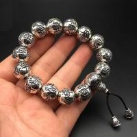 ราคา โบราณเลียนแบบทิเบตสร้อยข้อมือเงินพุทธลูกปัดหกตัวอักษรมนต์สไตล์แกะสลักทิเบตสร้อยข้อมือลูกปัดเงินย้อนยุคสไตล์ชาติ (48067777520)