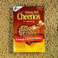 ราคา ส่งฟรี. General Mills Honey Nut Cheerios 306g Cereal ฮั่นนี่นัทเชียริโอส์สวีทเทนโฮลเกรนโอ๊ตซีเรียล(ธัญพืชน้ำผึ้งและถั่ว) (1731976991681907582)