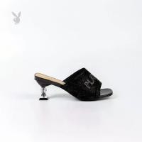 ราคา Playboy รองเท้าส้นสูง ลิขสิทธิ์แท้ รุ่น ST-H243C1180 ดีไซน์แบบสวมรีดเพชรตัวอักษรส้นแก้ว สีดำ (1730830870092024422)