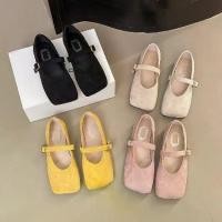 ราคา รองเท้าส้นเตี้ยผู้หญิง ไซส์ใหญ่ วัสดุยาง หัวเข็มขัดสี่เหลี่ยม ไซส์ 35-42 (1732311783611730163)