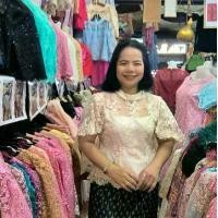 ราคา เสื้อลูกไม้ฝรั่งเศสแขนค้างคาวมีไซส์ 36-46 ทั้งชุด(เสื้อ + ผ้าถุง)ราคาชุดละ 2,200 บาท (1731639175901776074)