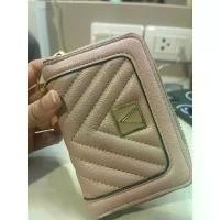ราคา กระเป๋าสตางค์ แบรนด์ Victoria Secret มือสอง สินค้าดี (1731834294467069475)