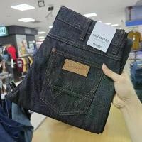 ราคา กางเกงยีนส์ผ้าดิบ[13Oz] Wrangler ผู้ชาย ทรงกระบอกตรง[GREENSBORO] สีมิทไนท์ ผ้าดิบ รุ่น[MGREN25] สินค้าดี (1731865402189710950)