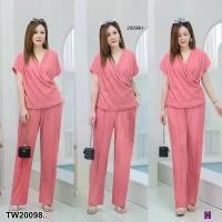 ราคา Garden Clothes ชุดเซ็ท SET 2 ชิ้น #สาวอวบ เซทเสื้ออกไขว้ คอถ่วง + กางเกงขายาว .. สีชมพู (1732225613257542335)