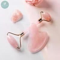 ราคา [จัดส่งทันที] Natural Rose Quartz Jade Roller Face Massage Guasha เครื่องนวดหน้า Board Scrapers Beauty Skin Tool เครื่องล้างหน้าคริสตัล หินอ่อนนวดหน้า ลูกกลิ้งหินธรมชาติ (1732038917012949654)