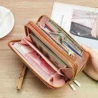 ราคา กระเป๋าสตางค์ผู้หญิง คลัตช์ ใหม่ สำหรับปี 2025 กระเป๋า ใส่ เหรียญ คิตตี้ กระเป๋าใส่ม่อนชิชิ กระเป๋า ใส่ การ์ด ศิลปิน กระเป๋า เงิน ใส กระเป๋า สตางค์ fennec กระเป๋า ตัง ใส ipurse (1732006877494151364)