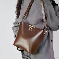 ราคา กระเป๋าถังพร็อพความจุขนาดใหญ่ระดับไฮเอนด์สำหรับผู้หญิงหนังแท้เฉพาะดั้งเดิมกระเป๋าสะพายไหล่เดียวมีสไตล์กระเป๋าสะพายข้างมาใหม่ beach bag hobo bag กระเป๋า ทอรี่ baguette by lab (1731635560333411671)