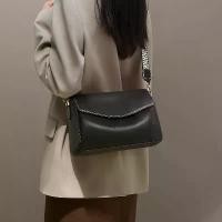 ราคา กระเป๋าหนังผู้หญิง กระเป๋าสะพายข้าง และกระเป๋า Messenger กระเป๋าบอสตัน แบรนด์ คีฟ กระเป๋า ใบ ยาว ซิป รอบ กระเป๋า กัน น้ําใบ ใหญ่ westbronco bag กระเป๋า flynow ของ แท้ (1732282116185951148)