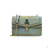 ราคา กระเป๋าสะพายข้างผู้หญิง มาใหม่ สไตล์ฮาร์เบอร์สุดฮอต Ins ดีไซน์ย้อนยุค งานปักผึ้ง กระเป๋าสะพายข้าง ทรงสี่เหลี่ยมเล็ก กระเป๋า cicelle (1731926124366629418)