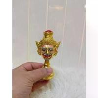 ราคา ขาย พ่อแก่ เศียรครู ขนาดจิ๋ว ตั้งหน้ารถ พร้อมฐานปิดทอง งานเรซิ่น ทองเค งานสวย เศียรเทพ หัวโขน ของที่ระลึก (1732293177894013431)