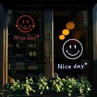 ราคา สติ๊กเกอร์กระจก ดีไซน์วันที่ดี อุปกรณ์ตกแต่งบ้าน ห้องนั่งเล่น ตู้โชว์ ตกแต่งหน้าต่าง สติ๊กเกอร์ติดผนัง เครื่องประดับบ้าน 1 ชิ้น การ์ตูน ติด ผนัง (1732045803501750561)