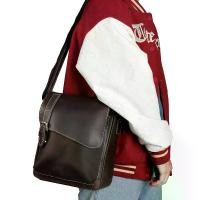 ราคา กระเป๋าสะพายข้างผู้ชาย หนังวัวชั้นที่ 1 สไตล์วินเทจ กระเป๋าคาดอก เหมาะสำหรับแท็บเล็ตและ iPad กระเป๋าสะพาย (1731572483446900516)