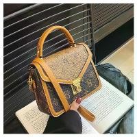 ราคา กระเป๋าทรงสี่เหลี่ยมเล็กแบบพกพา, Weiguan Dai Mouse, สำหรับผู้หญิง, มาใหม่ในปี 2025, กระเป๋า Messenger คุณภาพสูง, ความจุมาก, กระเป๋าสะพายไหล่และกระเป๋าสะพายข้างอเนกประสงค์ (1731668014871317480)