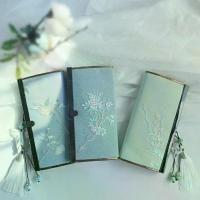 ราคา กระเป๋าสตางค์ผ้าลินินและผ้าฝ้ายสำหรับผู้หญิง ผ้าใบ งานปักจีนโบราณ กระเป๋าเงิน กรอบ หัวเข็มขัด กระเป๋าสตางค์คลัตช์ยาว สไตล์จีนศิลปะ (1729909915438320172)