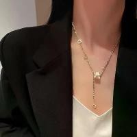 ราคา สร้อยคอตัวอักษร, เพชรชุบ, การออกแบบกระบอกตาแมว, สไตล์แฟชั่น Ins, จี้ (1730377978210388166)