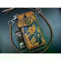 ราคา กระเป๋าสตางค์หนังแท้ตอกลาย กระเป๋าสตางค์หนังแท้ กระเป๋าหนังแท้ กระเป๋าเงิน กระเป๋าใบยาว กระเป๋าหนังวัวแท้ ฟรีชุดโซ่และหนังถัก (1729510071174334601)