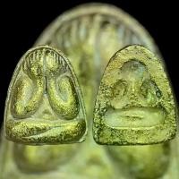 ราคา 【COD】 พระปิดตาเปียกทอง พระเครื่องยอดนิยม วัตถุมงคล เครื่องรางของขลัง ตลาดพระ เชียนพระ ของคลัง พระกรุ (1731641981649323285)