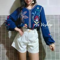 ราคา เสื้อแฟชั่น เสื้อปัก เสื้อผู้หญิง เสื้อผ้าฝ้ายคอวี แขนยาว ทรงหลวมงานปักลายดอกไม้ สไตล์โบฮีเมียน (1731728055769794367)