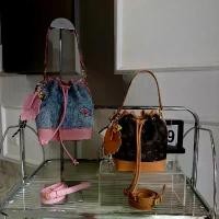 ราคา กระเป๋าถือหูรูด สำหรับผู้หญิง สไตล์ใหม่ สไตล์หนุ่มและวัยรุ่น พกพาสะดวก จุของได้เยอะ DP145 กระเป๋า เงิน ผู้หญิง maison keeps nantita osoi สียีนส์ แม็ก mc ของ แท้ longchamp สีชมพู (1731525224333805354)