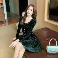 ราคา เดรสผู้หญิง แขนยาว กำมะหยี่สีทอง ระดับไฮเอนด์ เดรสฤดูใบไม้ร่วง 2024 He2024T10.7A เสื้อผ้า Dress Lady Women Clothing กระโปรง zimmermann laurel tiered dress karina white สีม่ (1731040453906303505)