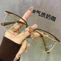ราคา แว่นกันแดดผู้ชาย ป้องกันแสงสีฟ้า เลนส์น้ำหนักเบา กรอบครึ่งสีน้ำตาล เลนส์ปรับได้ รุ่น 2025 แว่น สายตา ยาว เลนส์ ออโต้ (1731576725107475656)