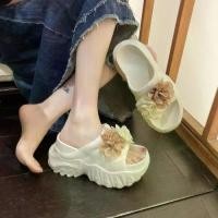 ราคา รองเท้าส้นสูง รองเท้าแตะชายหาด สำหรับผู้หญิง แฟชั่นฤดูร้อน พื้นรองเท้าโฟม พื้นหนา รองเท้าแตะสุดเท่ รองเท้าแตะลายดอกไม้ มาใหม่ (1732074155207068450)