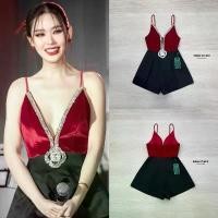 ราคา (พร้อมส่ง) swan184 Set 2 ชิ้น จั้มสูท + เข็มกลัด จั้มสูทขาสั้นทูโทน ผ้ากำมะหยี่สีแดง แหวกอกแต่งขอบด้วยอะไหล่เพชร KN. (1731386774205664084)