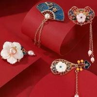 ราคา เข็มกลัดมุกเคลือบศาลย้อนยุค, การออกแบบสไตล์จีน, ดอกไม้หรูหรา, เหมาะสำหรับ Cheongsam, เครื่องประดับช่อดอกไม้, สำหรับผู้หญิง, สไตล์จีน, เข็มกลัด (1730796555912121100)
