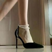 ราคา รองเท้าส้นสูงกริช สไตล์เรียบหรู สีดำ สายรัดมุกและลูกไม้ขึ้น รองเท้าส้นสูง เซ็กซี่ ทำจากกำมะหยี่ฝรั่งเศส น้ำหนักเบา [ข้อเสนอแรกสำหรับการสั่งซื้อครั้งแรก] (1731785764035593752)