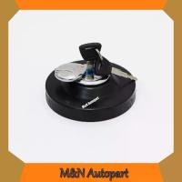 ราคา ฝาถังน้ำมันโซล่า ฝาถังจีน Sinotruk สีดำ ฝาถังญี่ปุ่น มีกุญแจล็อค ฝาปิดถังน้ำมันถังสแตนเลส ฝาถังน้ำมัน รถบรรทุก (1731783365747967270)