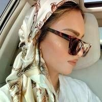 ราคา ผ้าพันคอไหมผู้หญิง 90*90CM ผ้าเช็ดหน้า วัสดุซาติน ผ้าพันคอไหมสุดหรู ผ้าพันคอ กระเป๋าผ้าโพกหัว ผ้าพันคอสี่เหลี่ยมผ้าไหม SJ02 (1732226269812001587)