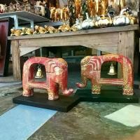 ราคา พร้อมส่งจากไทย 2 ตัว ช้างกระดิ่งสีแดงเก่าปัดทอง ช้างกระดิ่ง รวมฐาน สูง 7 นิ้ว เสริมฮวงจุ้ย ช้างมงคล ของตกแต่ง ตุ๊กตาไม้ ช้างไม้แกะสลัก (1731853522492689302)